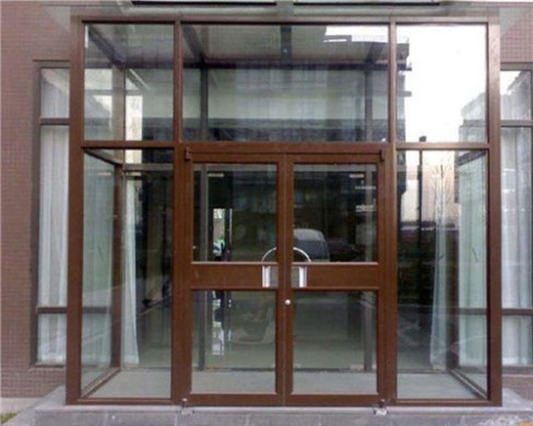 學(xué)校肯德基門